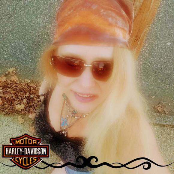 Meet your Posher, Debbie - Picture 1 of 1